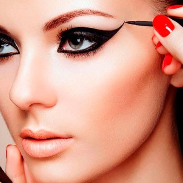 Guía Completa de Maquillaje de Ojos: Técnicas y Productos